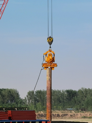 240KN Vibrationshammer Pile Driver AP90A Kran Typ mit 10,3 mm Amplitude