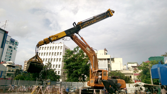 23 Tonnen Bagger montiert Clamshell Teleskop-Arm Langstrecken-Boom und Arm